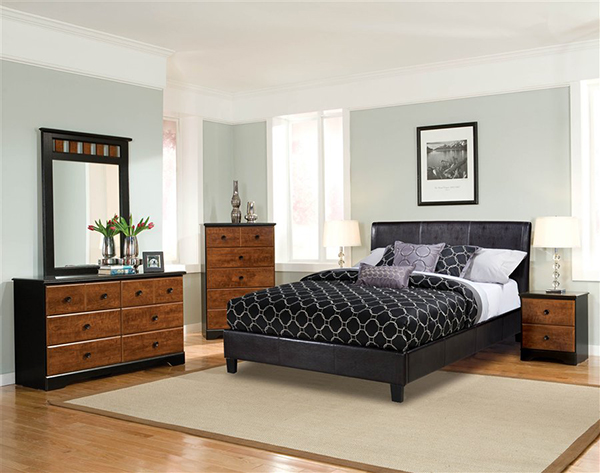 New York Upholstered Queen Bed in Black