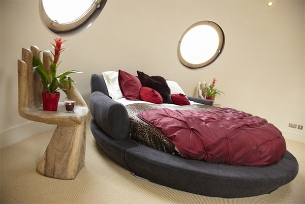 Studio Round Bed