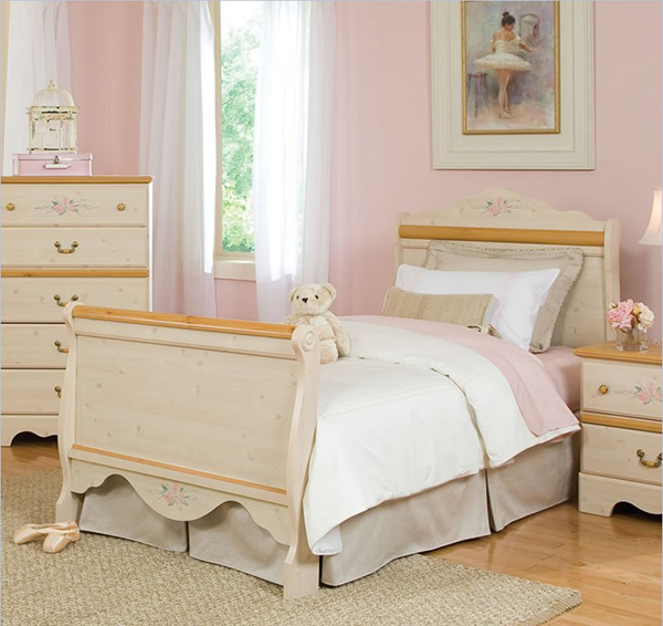 Princess Twin Sleigh Bed in White Wash
